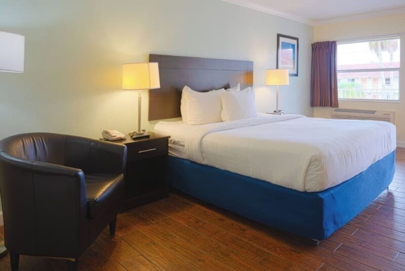 Standard King Room